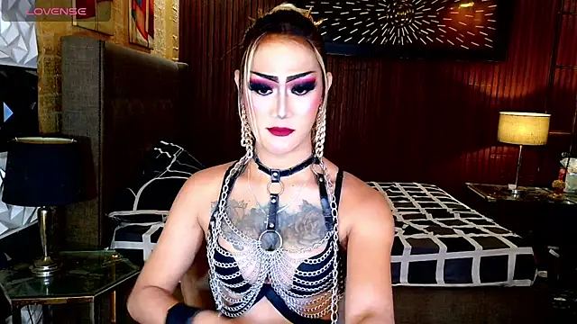 Snapshot of HorseCockDivine chatting on 7, 7, 2026 HorseCockDivine online show from 7, 7, 2026