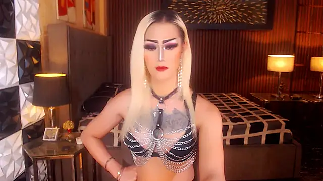 HorseCockDivine online show from 30, 4, 2026