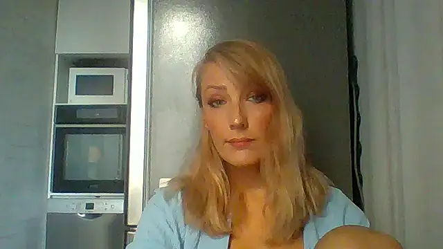 Snapshot of Vexxaa chatting on 1, 10, 2025 Vexxaa online show from 1, 10, 2025