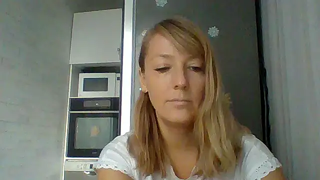 Snapshot of Vexxaa chatting on 14, 12, 2025 Vexxaa online show from 14, 12, 2025