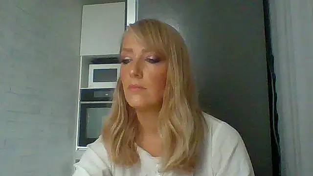 Snapshot of Vexxaa chatting on 19, 10, 2025 Vexxaa online show from 19, 10, 2025