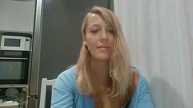 Snapshot of Vexxaa chatting on 13, 11, 2025 Vexxaa online show from 13, 11, 2025