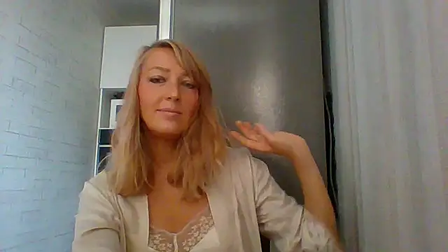 Snapshot of Vexxaa chatting on 25, 9, 2025 Vexxaa online show from 25, 9, 2025