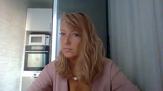 Snapshot of Vexxaa chatting on 20, 9, 2025 Vexxaa online show from 20, 9, 2025