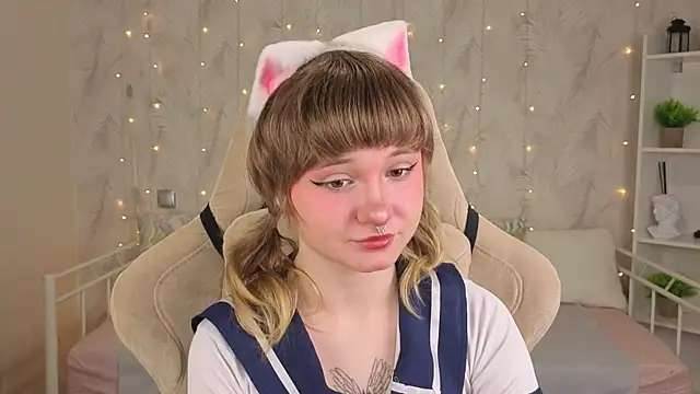 Tori Cutie online show from 28, 5, 2026