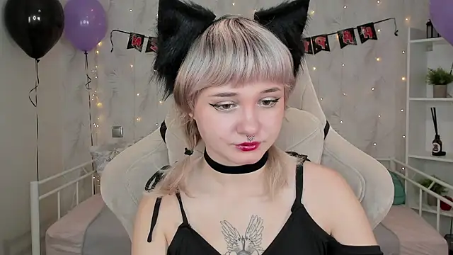 Snapshot of Tori_Cutie chatting on 23, 10, 2025 Tori Cutie online show from 23, 10, 2025