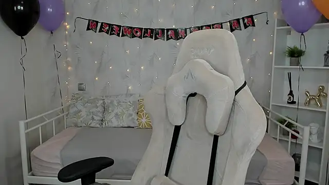 Snapshot of Tori_Cutie chatting on 26, 10, 2025 Tori Cutie online show from 26, 10, 2025