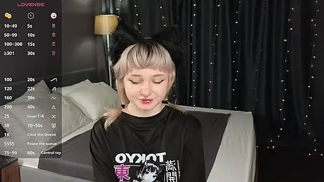 Snapshot of Tori_Cutie chatting on 20, 11, 2025 Tori Cutie online show from 20, 11, 2025