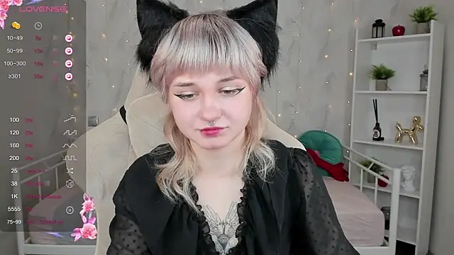 Snapshot of Tori_Cutie chatting on 22, 10, 2025 Tori Cutie online show from 22, 10, 2025