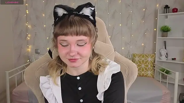 Tori Cutie online show from 15, 5, 2026