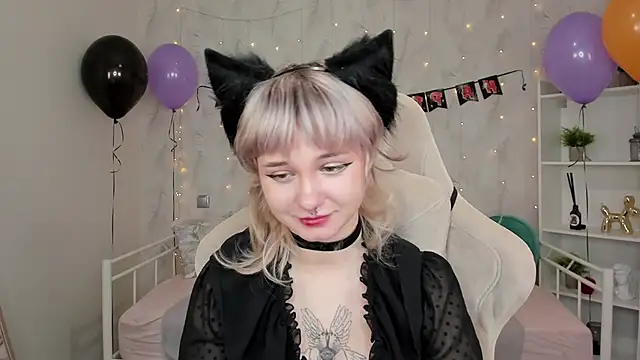 Snapshot of Tori_Cutie chatting on 23, 10, 2025 Tori Cutie online show from 23, 10, 2025