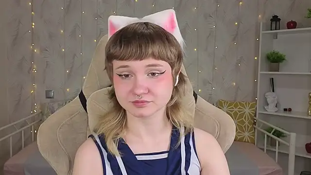 Tori Cutie online show from 19, 5, 2026