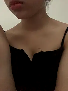 Nguyenha11 online show from 6, 10, 2025