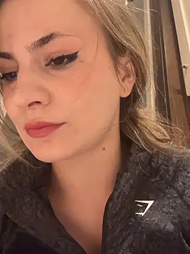 IsabellaEtha online show from 4, 4, 2026