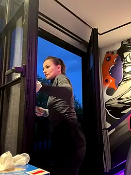 Snapshot of IsabellaEtha chatting on 28, 10, 2025 IsabellaEtha online show from 28, 10, 2025