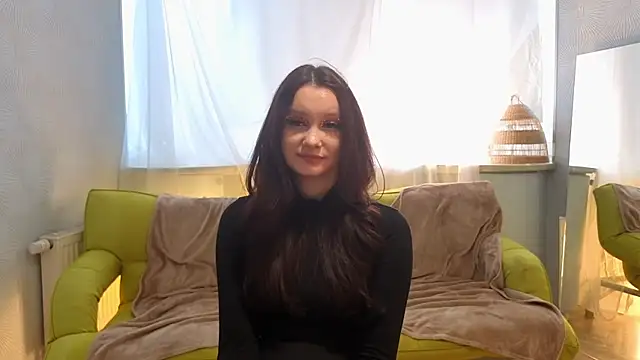 EvaDowe online show from 9, 10, 2025