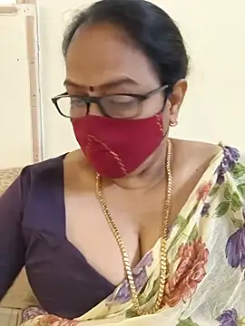 Snapshot of heera-rani chatting on 12, 7, 2026 heera-rani online show from 12, 7, 2026