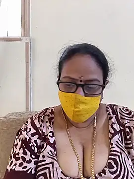 Snapshot of heera-rani chatting on 2, 7, 2026 heera-rani online show from 2, 7, 2026