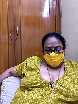 Snapshot of heera-rani chatting on 12, 6, 2026 heera-rani online show from 12, 6, 2026
