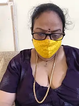 Snapshot of heera-rani chatting on 15, 6, 2026 heera-rani online show from 15, 6, 2026