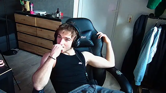 Snapshot of Rudi2007Eye chatting on 19, 2, 2026 Rudi2007Eye online show from 19, 2, 2026