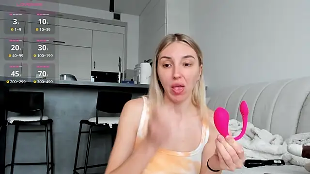 Sunny Rina  online show from 17, 5, 2026