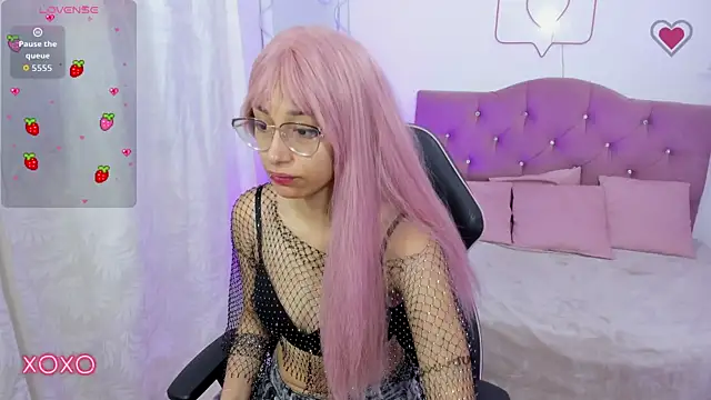 HANNI TAY online show from 30, 11, 2025