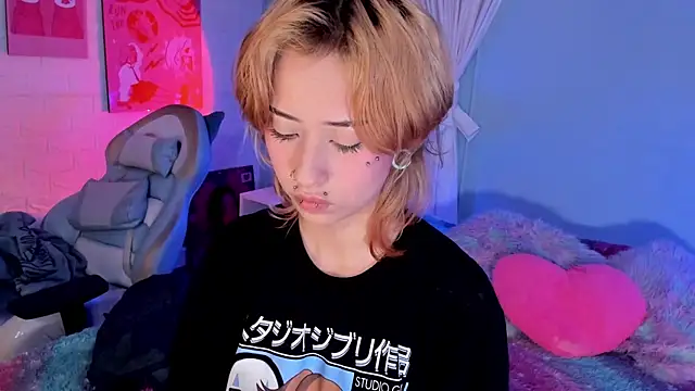 Hannahpage online show from 14, 10, 2025