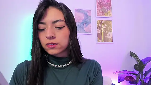 canelleGarces online show from 22, 11, 2025