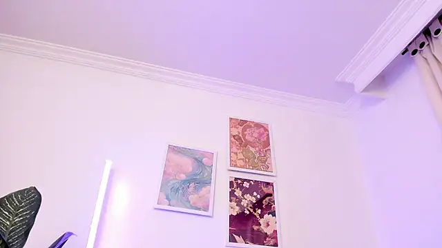 canelleGarces online show from 7, 4, 2026