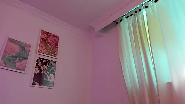 canelleGarces online show from 10, 4, 2026