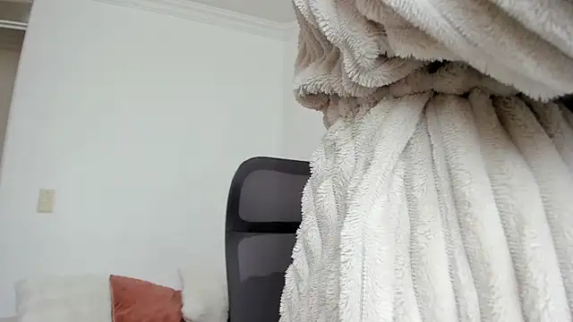 Snapshot of canelleGarces chatting on 13, 7, 2026 canelleGarces online show from 13, 7, 2026