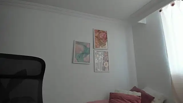 canelleGarces online show from 1, 6, 2026