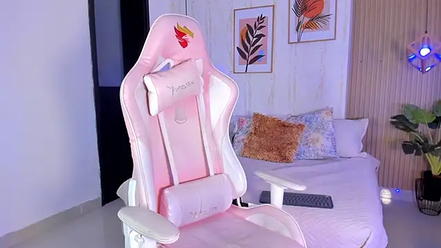 Ayleen Dunkan online show from 15, 12, 2025