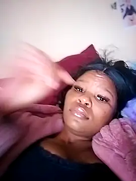 Seductive Yellow Titties online show from 28, 9, 2025