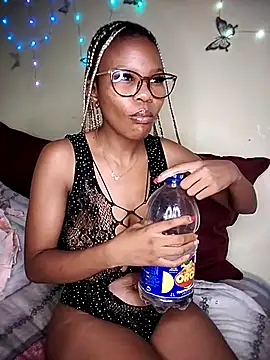 Seductive Yellow Titties online show from 12, 2, 2026