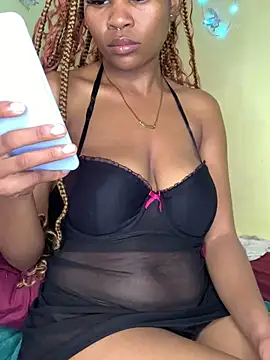 Seductive Yellow Titties online show from 17, 5, 2026