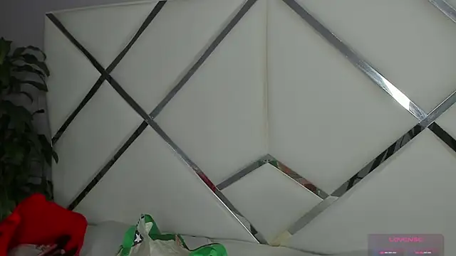 KikaDuque online show from 14, 4, 2026