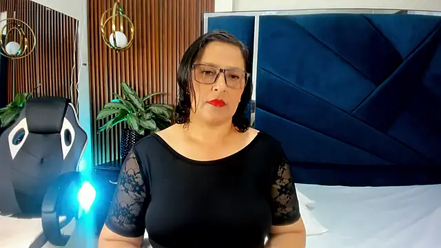 KikaDuque online show from 18, 9, 2025