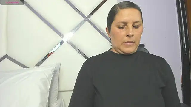 KikaDuque online show from 6, 5, 2026