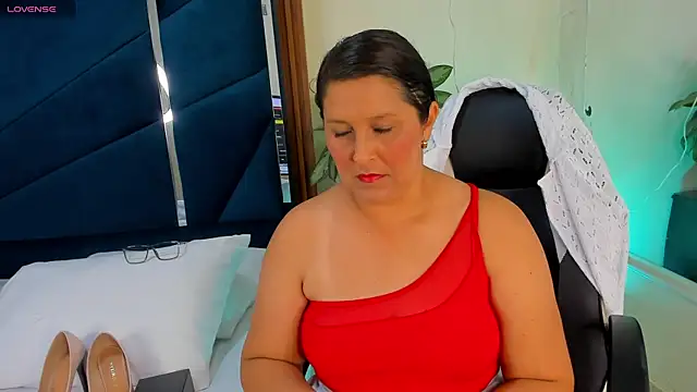 KikaDuque online show from 23, 11, 2025