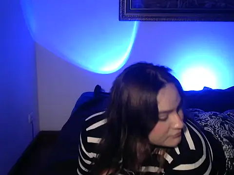 Snapshot of laurale_phillipe chatting on 28, 2, 2026 laurale phillipe online show from 28, 2, 2026