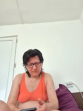 Vera Elle online show from 13, 4, 2026