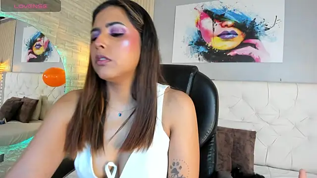 scarletbaker  online show from 23, 4, 2026