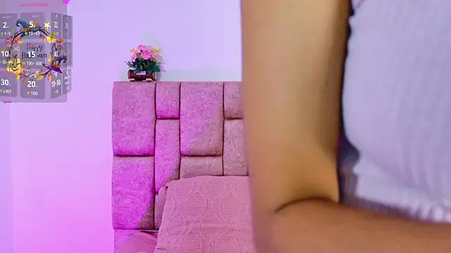 ScarlettLuxe online show from 24, 10, 2025