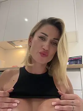 CamyBlossom online show from 16, 9, 2025