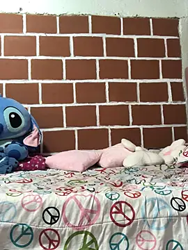 Rachellcooperrr online show from 8, 4, 2026