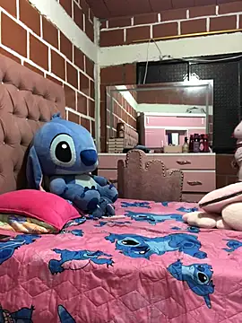 Rachellcooperrr online show from 13, 5, 2026