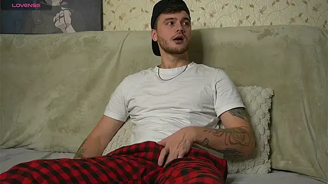 Snapshot of johnstoneisland chatting on 11, 10, 2025 johnstoneisland online show from 11, 10, 2025