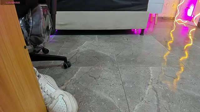 BLUE TAY1 online show from 25, 10, 2025